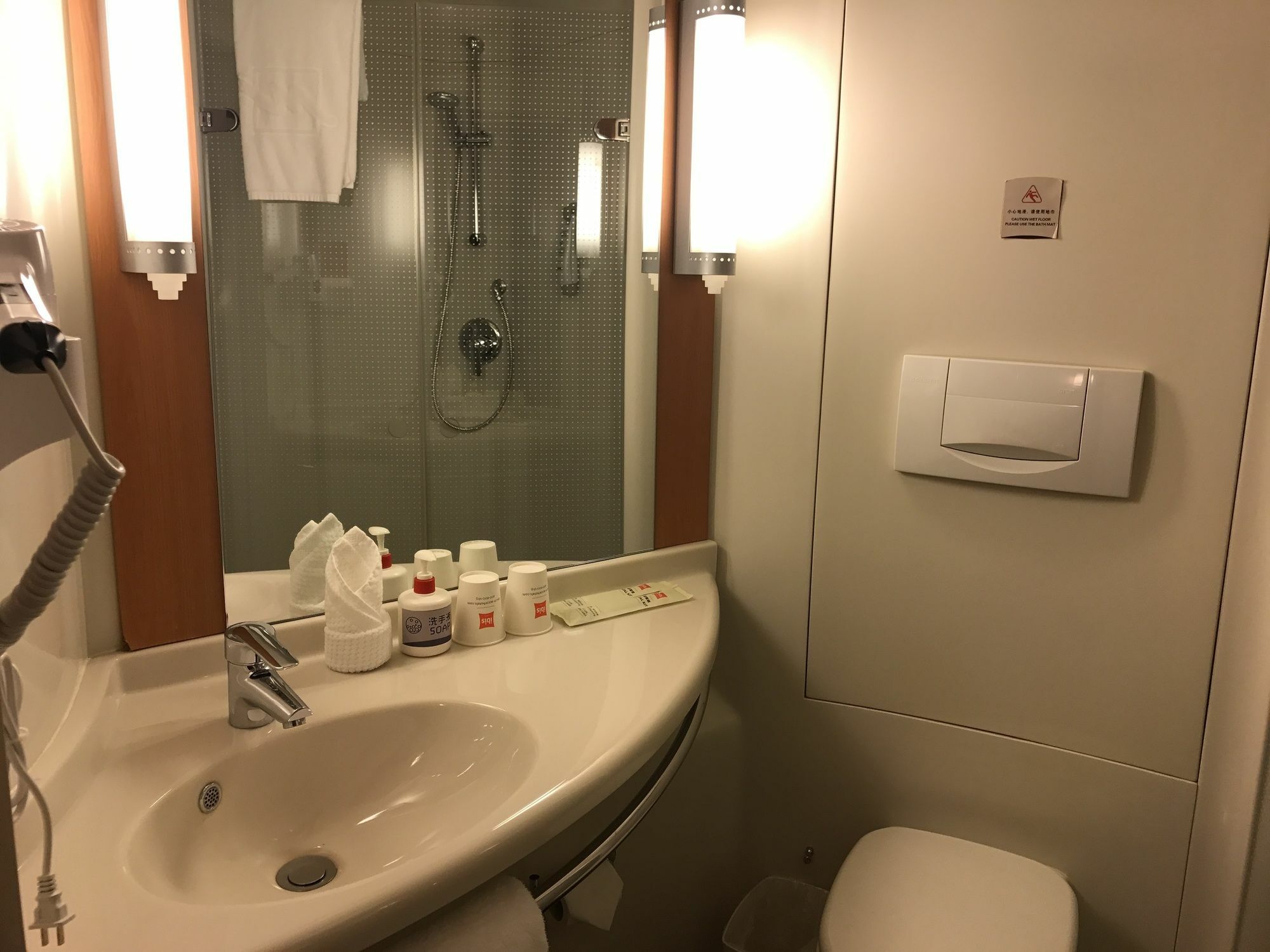 Ibis Dalian Zhongshan Square Exterior foto